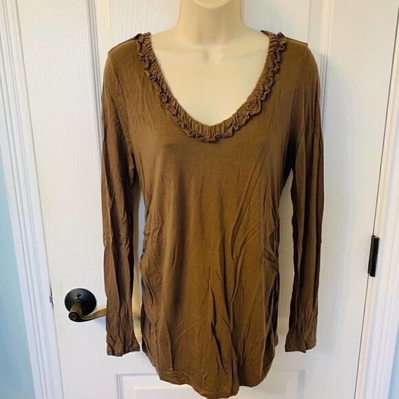 Old Navy Maternity Brown Top! ❤️ - Picture 1 of 2